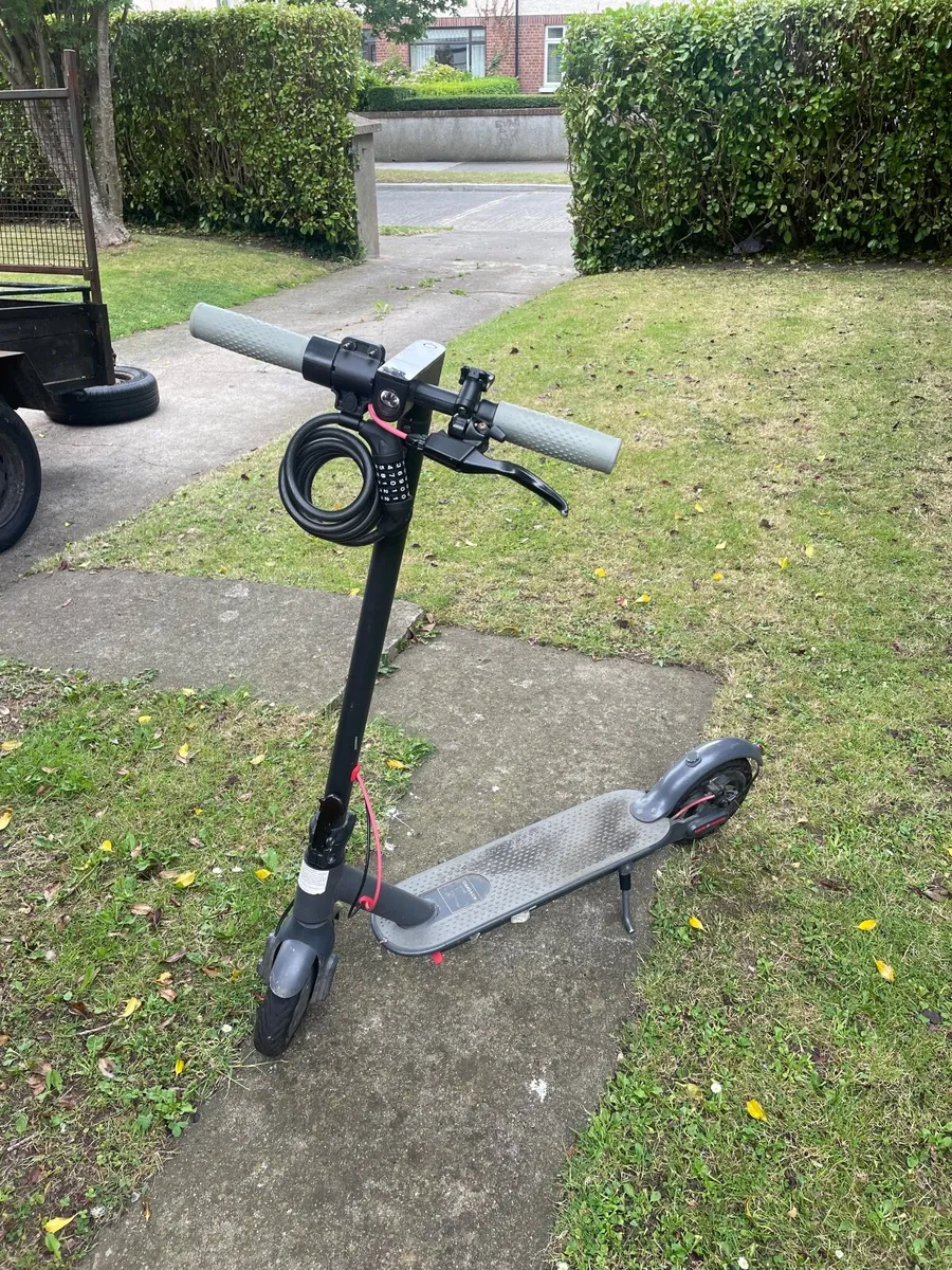 AOVO PRO Scooter - Image 1