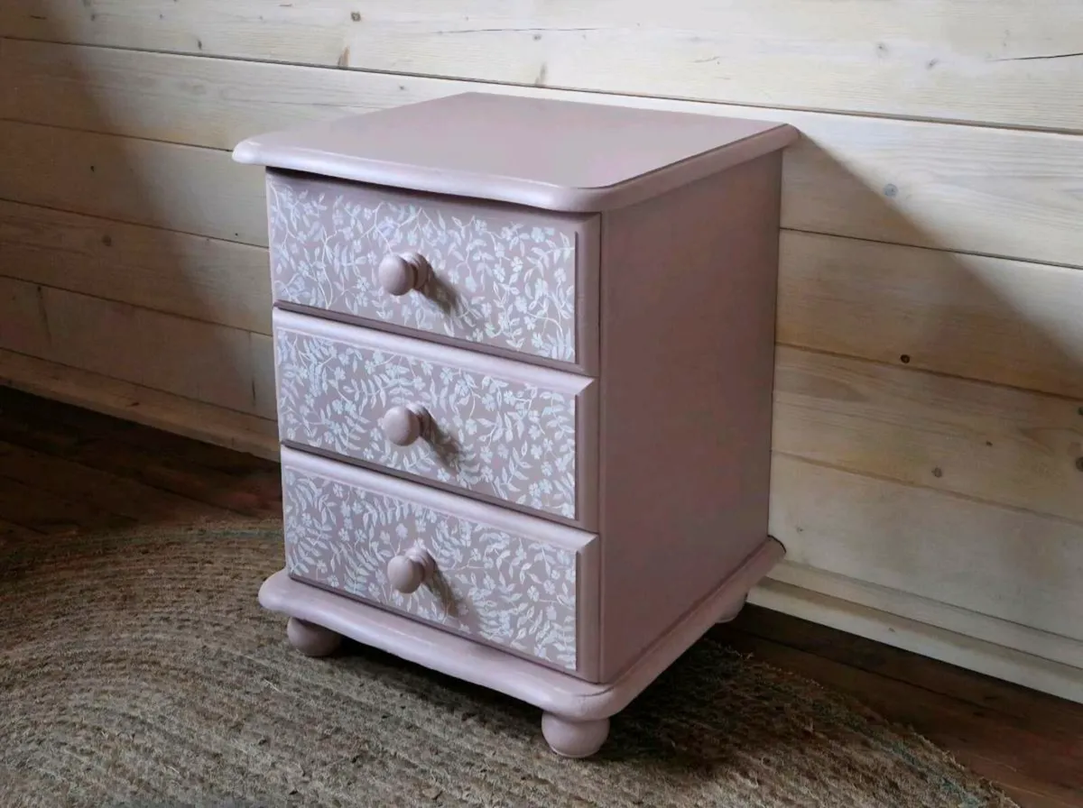 Hand-painted blush floral locker - Image 3