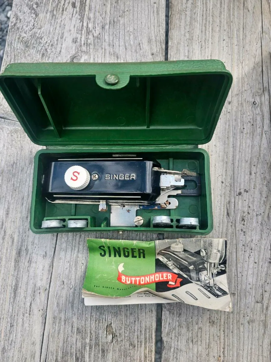 Singer buttonholer - Image 1