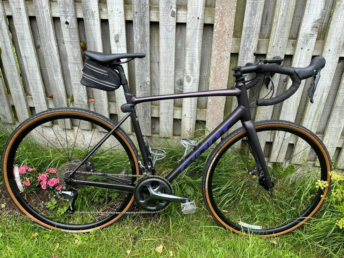 Giant Contend SL 2 Road/Gravel Bike - Image 1
