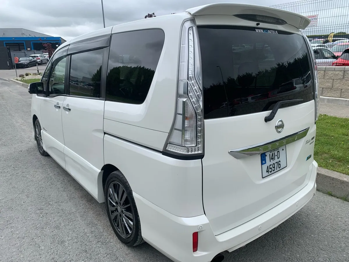 2014 Nissan Serena hybrid, Nctd 4/26, tax 8/25 - Image 4