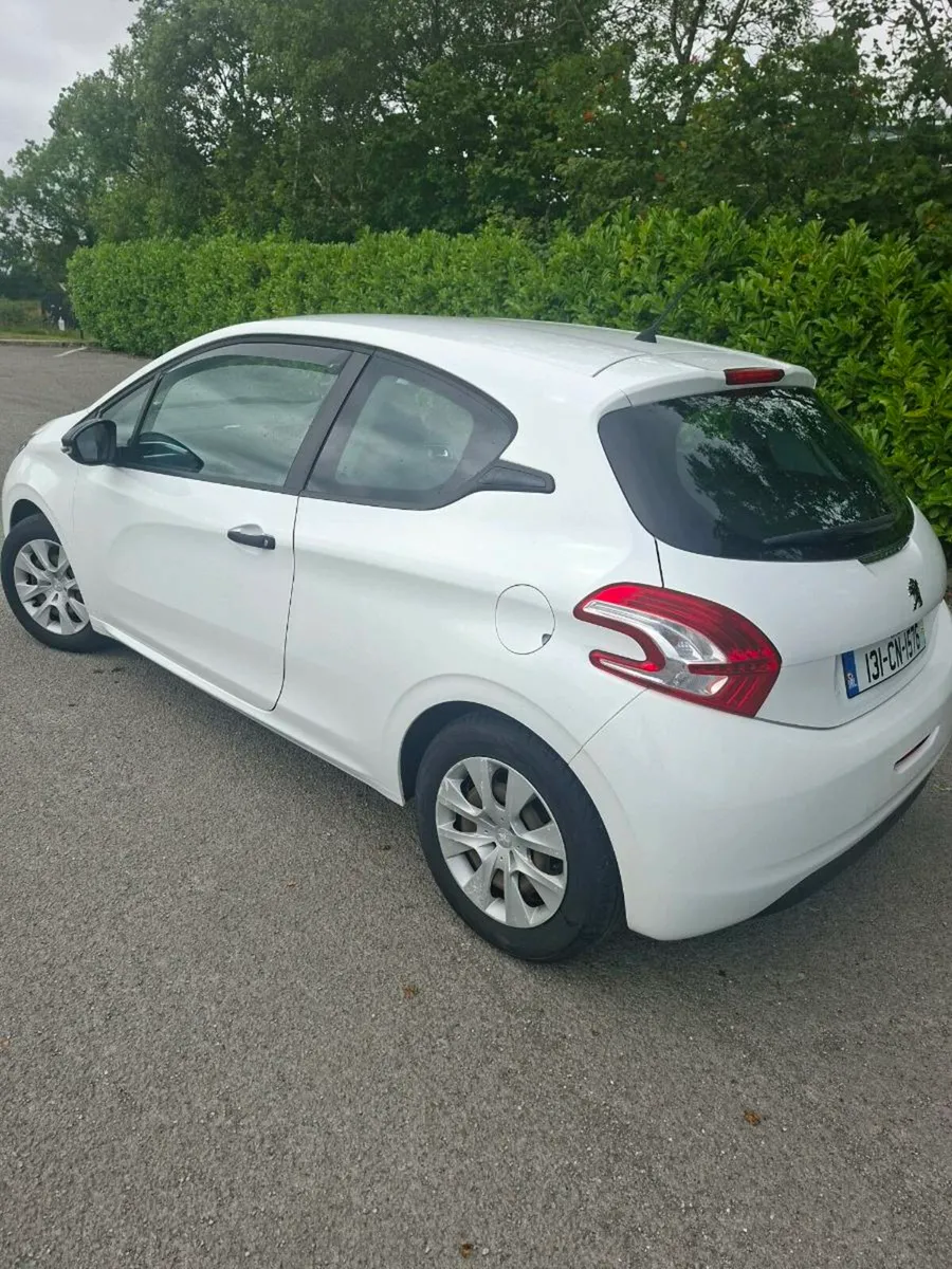 **131 peugeot 208 ** - Image 4