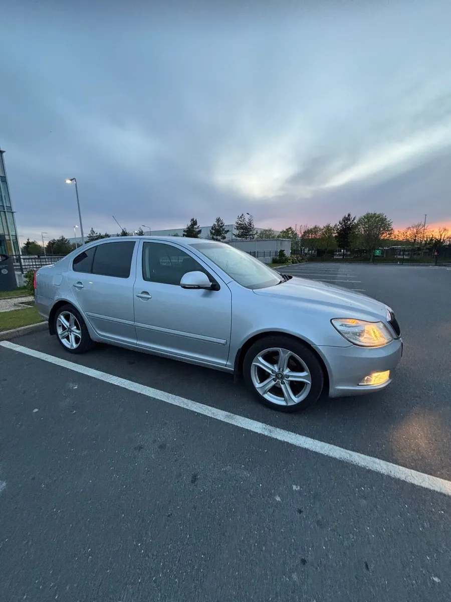 Skoda Octavia 2010 - Image 1