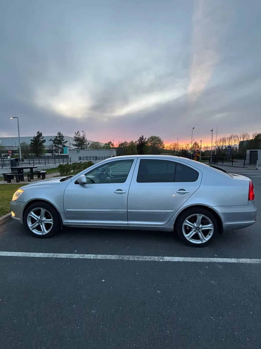 Skoda Octavia 2010 - Image 4
