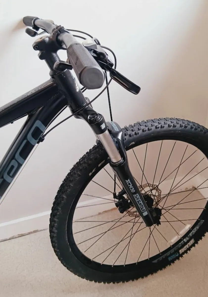 Carrera Vengeance Mountain bike that's like new - Image 3