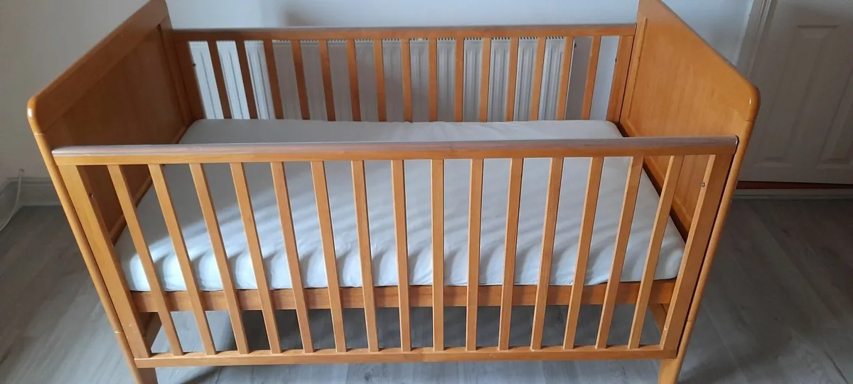 Babylo cot bed - Image 1