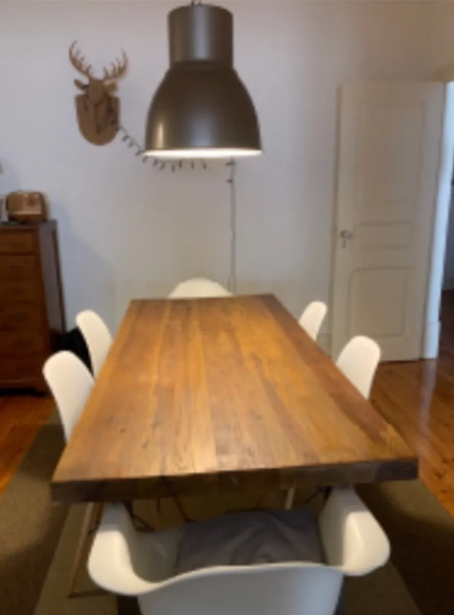 Dinner table - Image 1