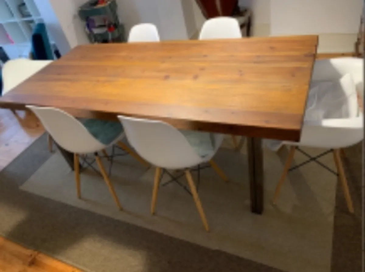 Dinner table - Image 2