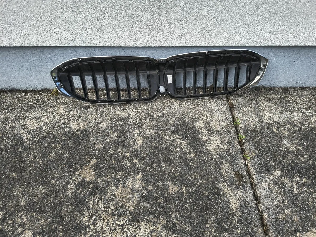 BMW 3 Series Front Grill - Image 2