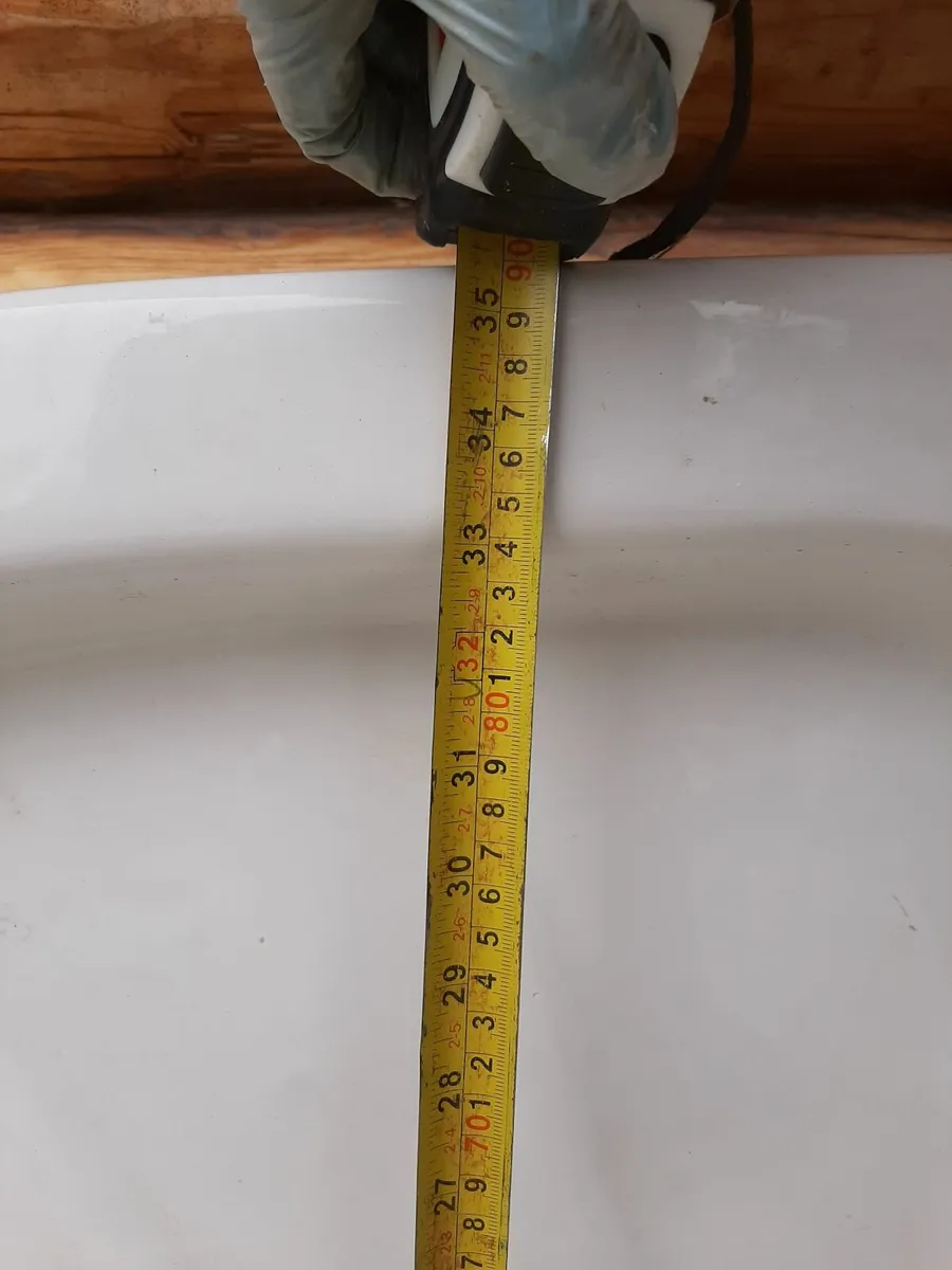 Shower tray and encloser glass - Image 1