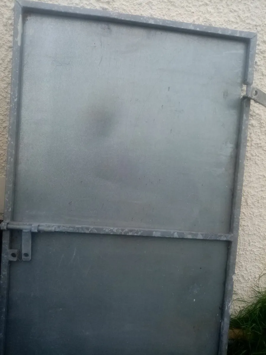 Metal Gate - Image 4