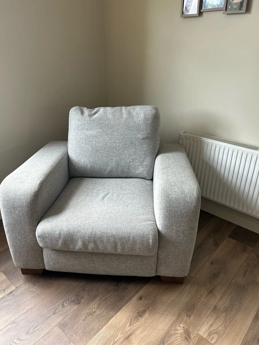 Armchair with foot stool - Image 4