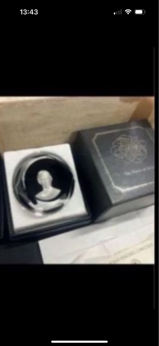 4  pinches baccarat commemorative paperweights - Image 3