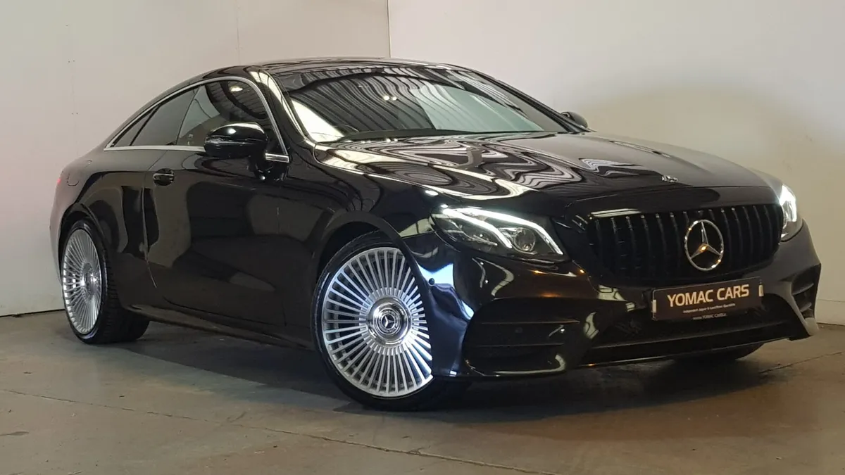 Mercedes-Benz E220 AMG PREMIUM PLUS -- 2019 - Image 3