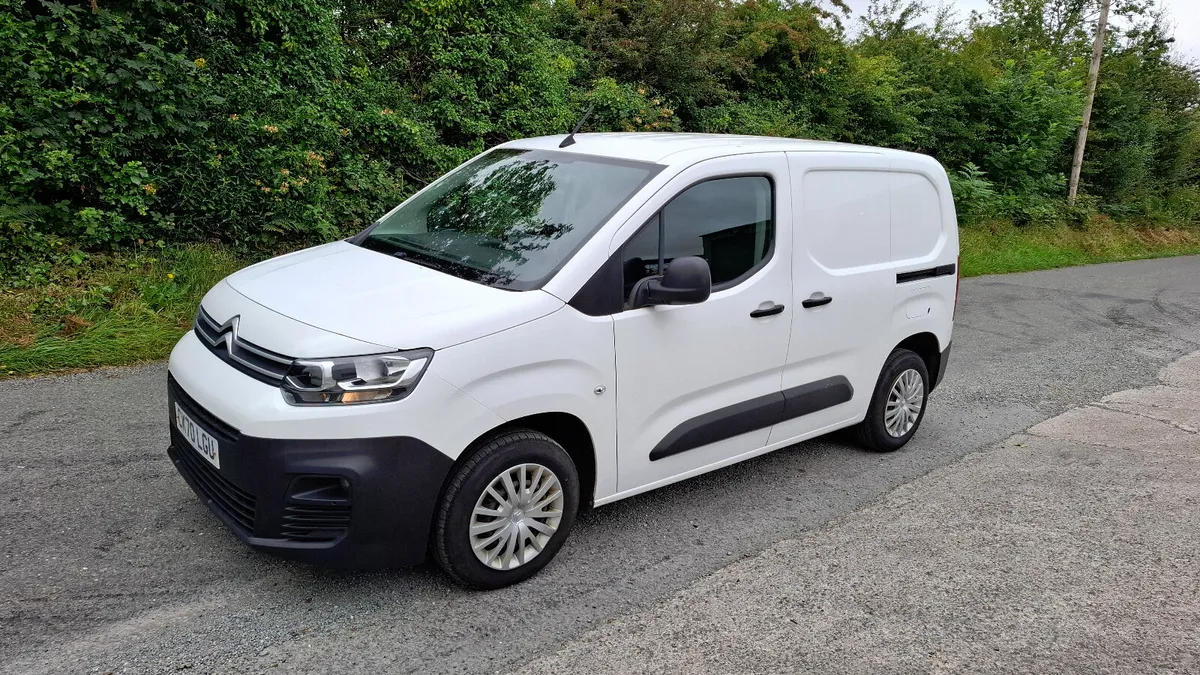 2020 Citroen Berlingo 1.5 Panel Van - Image 2