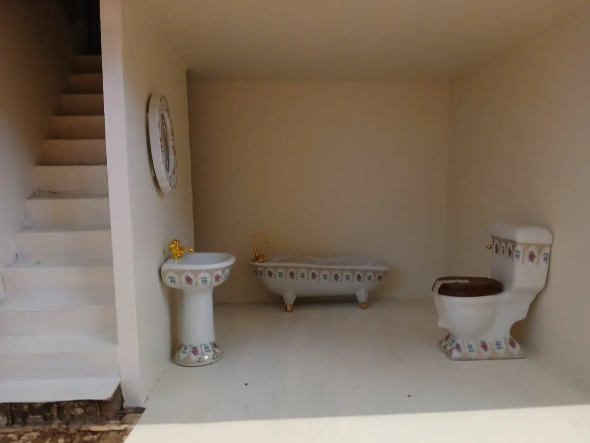 Dollshouse - Image 2