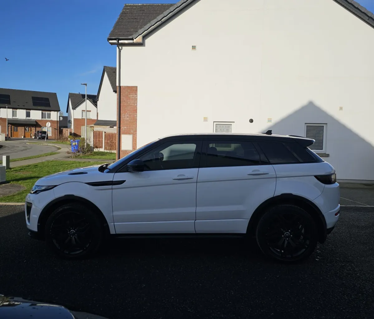 Range Rover Evoque - Image 2