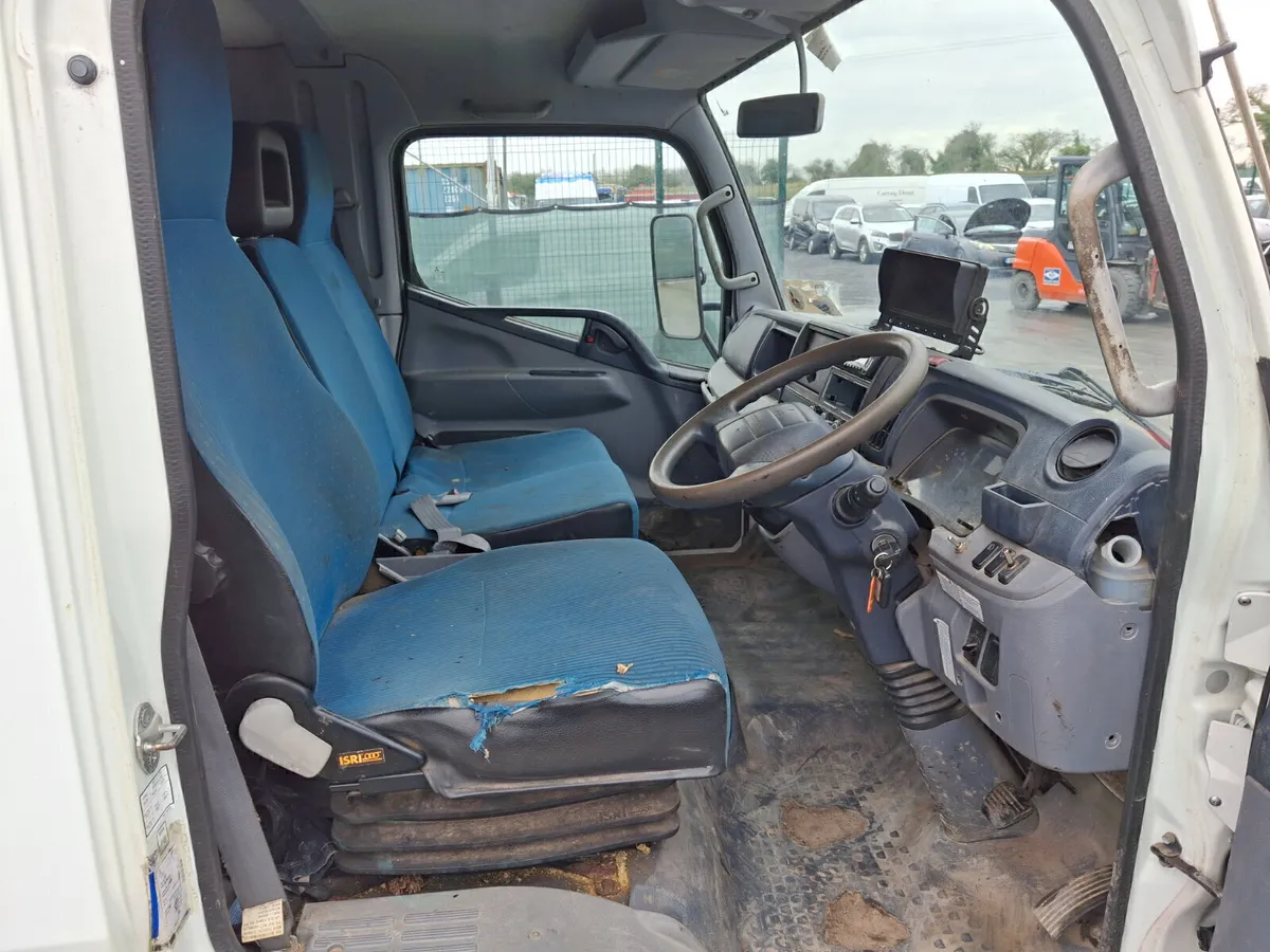 2012 Mitsubishi Canter Crew Cab Tipper - Image 4