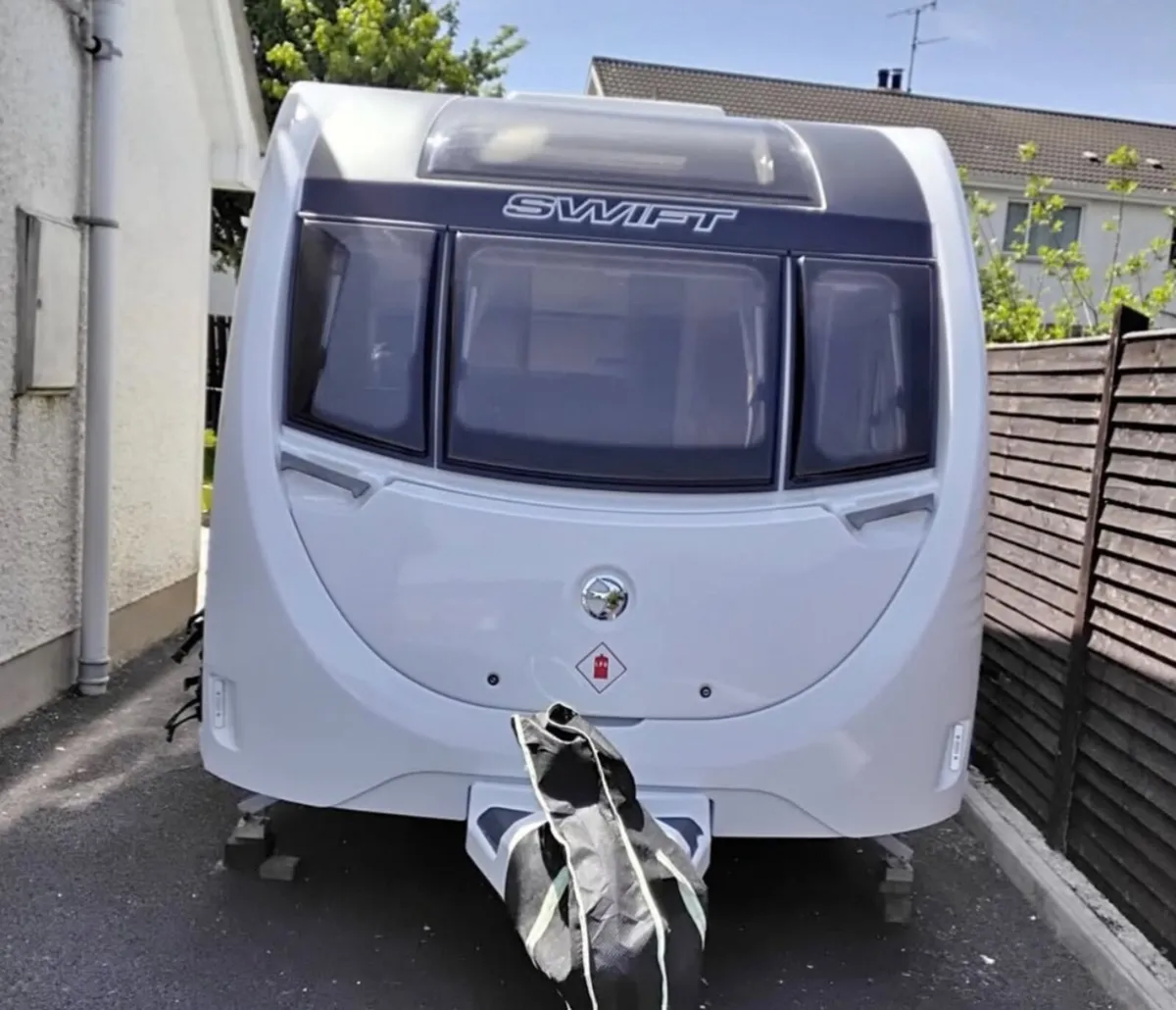 Caravan - Image 2