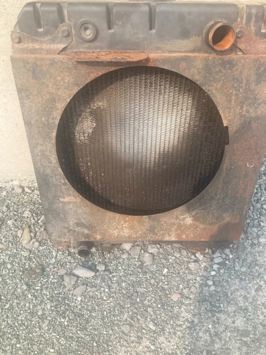 Perkins tractor radiator - Image 3