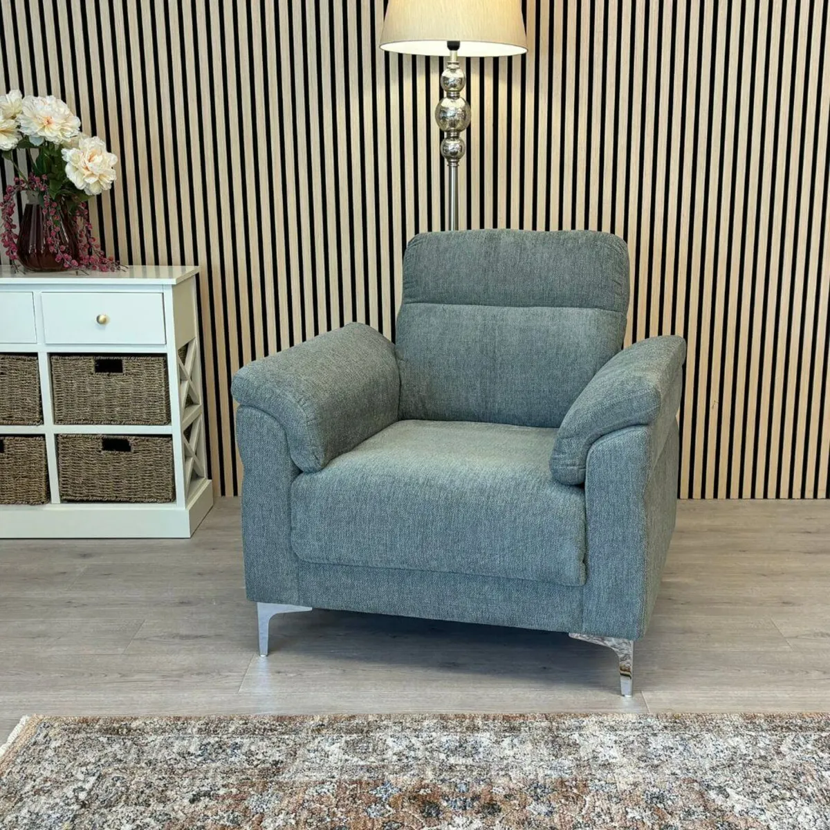 Brand new roxy arm chair reduced