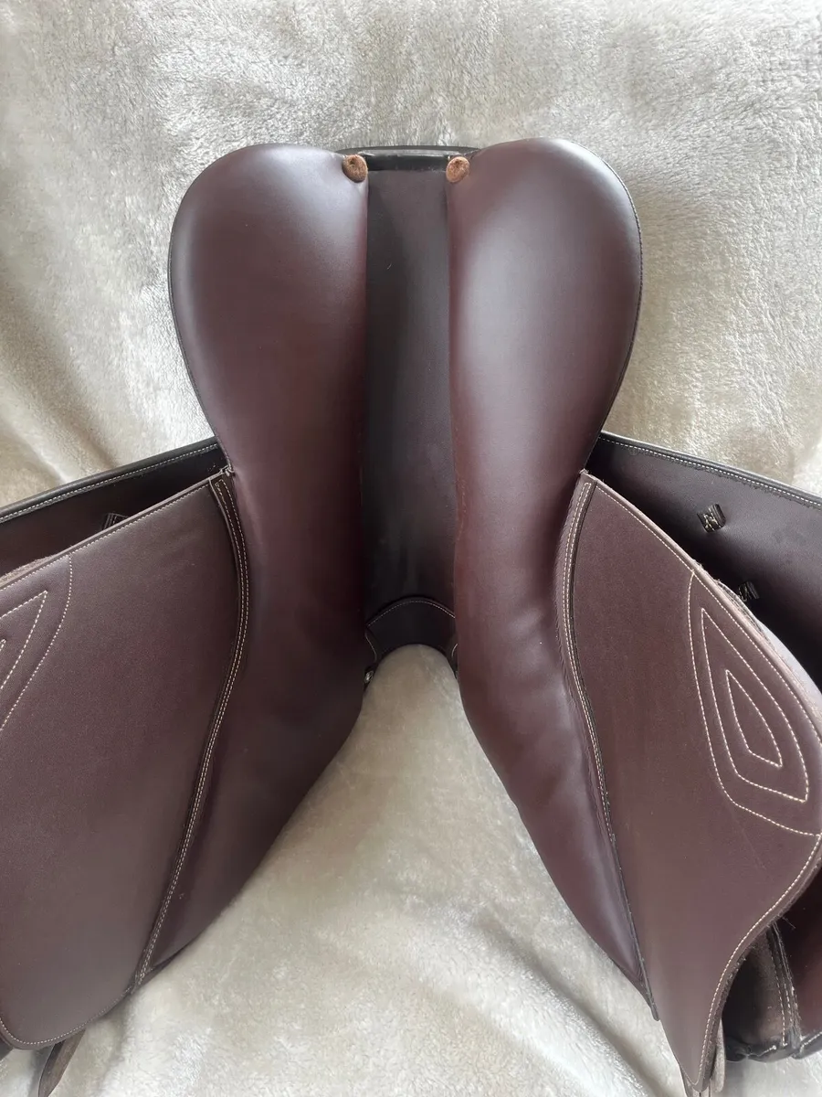 17.5inch GP Whitaker Saddle - Image 4