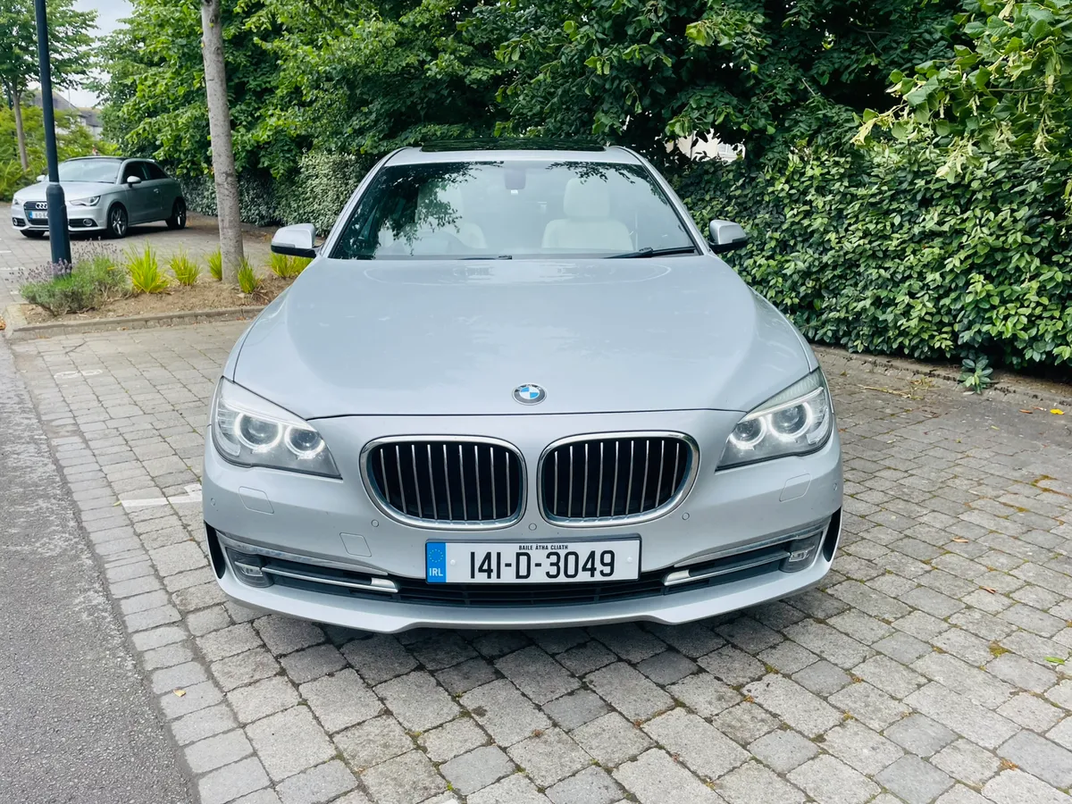 2014 BMW 730D AUTOMATIC FULLY LOADED - Image 2