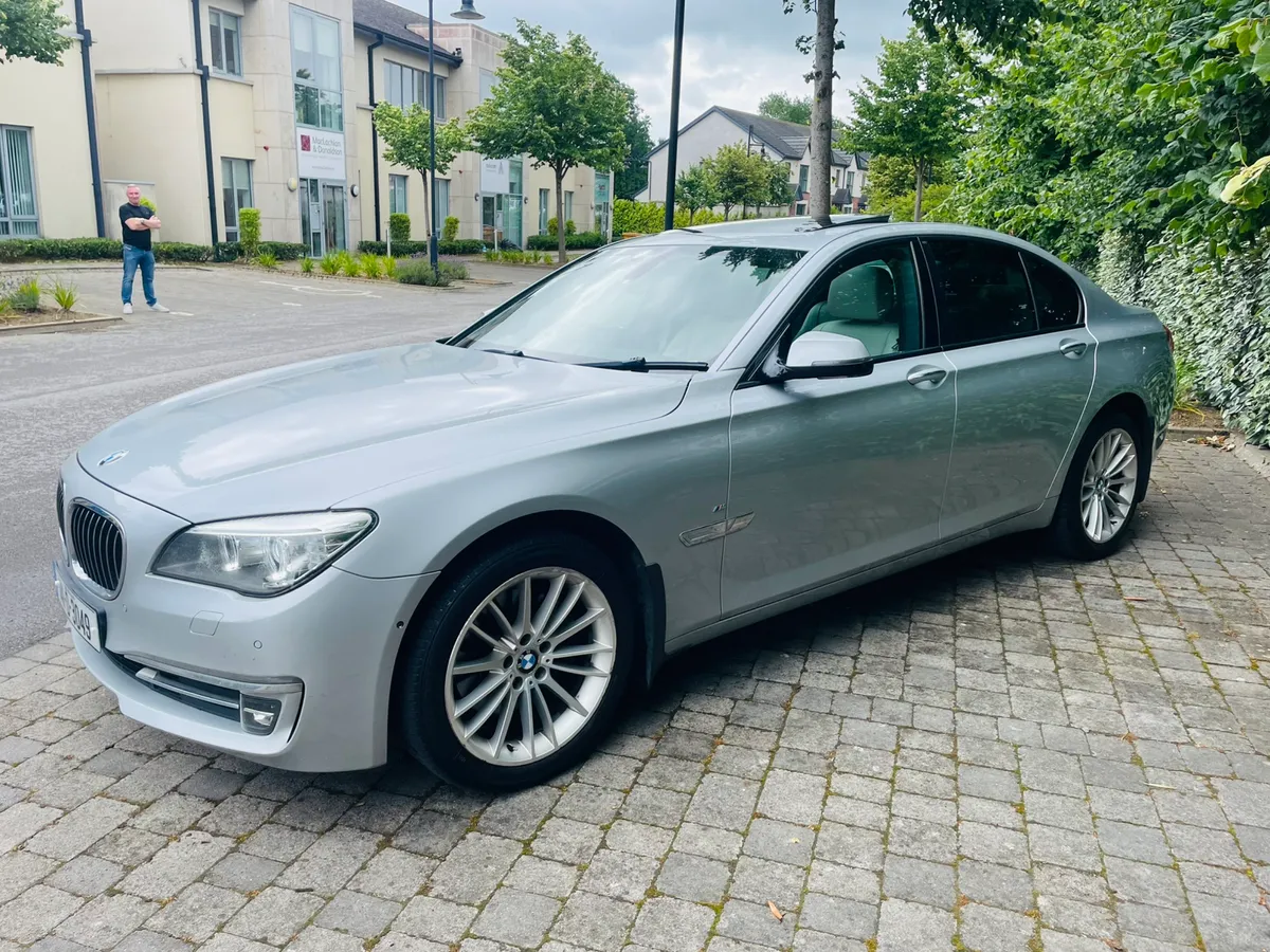 2014 BMW 730D AUTOMATIC FULLY LOADED - Image 3
