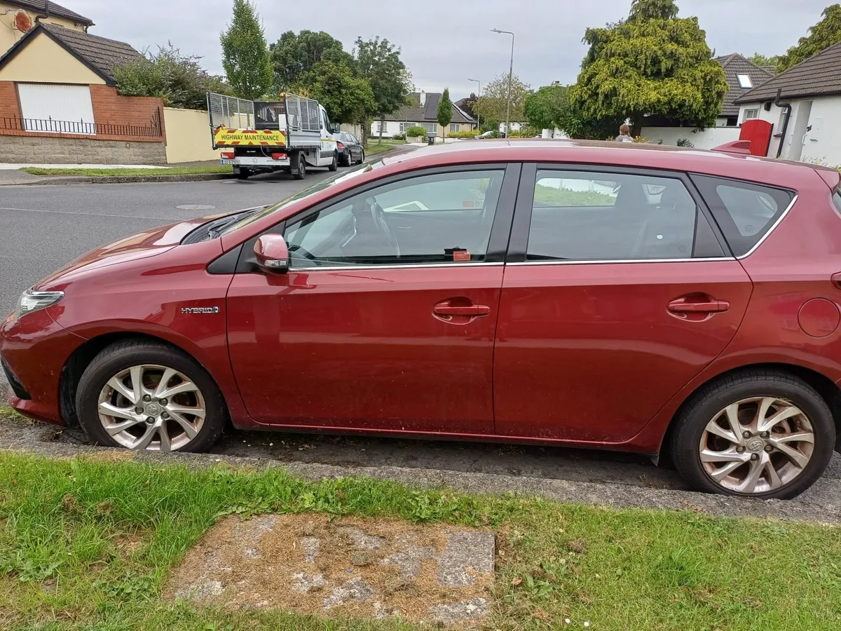 Toyota Auris 2017 - Image 3
