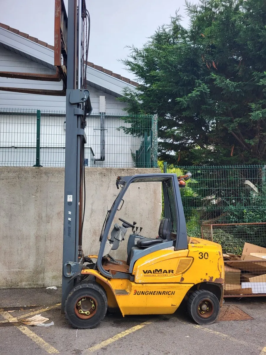 Forklift - Image 3