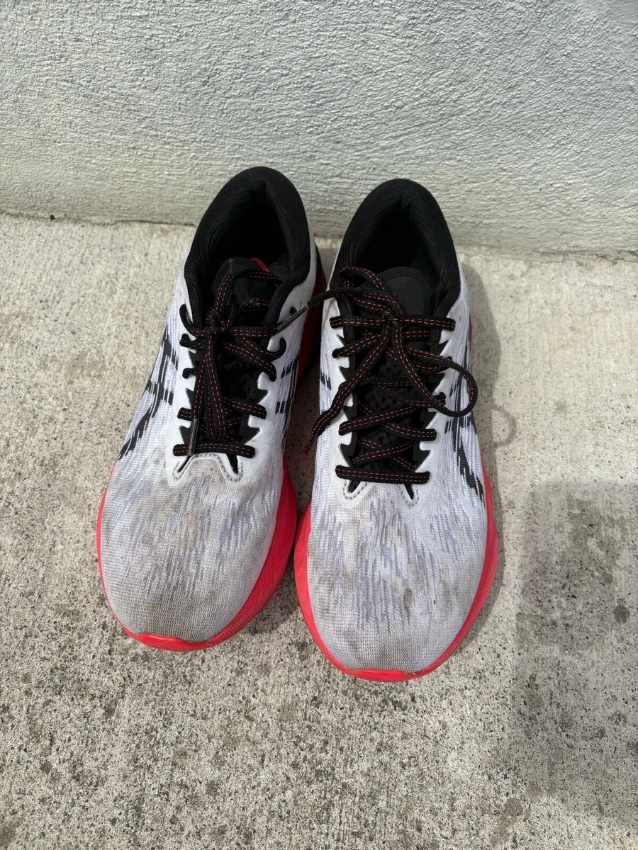 Men’s Asics Novablast 3 Runners - Image 1