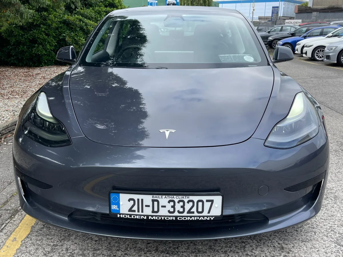 2021 Tesla Model 3**low miles**pan roof** - Image 4