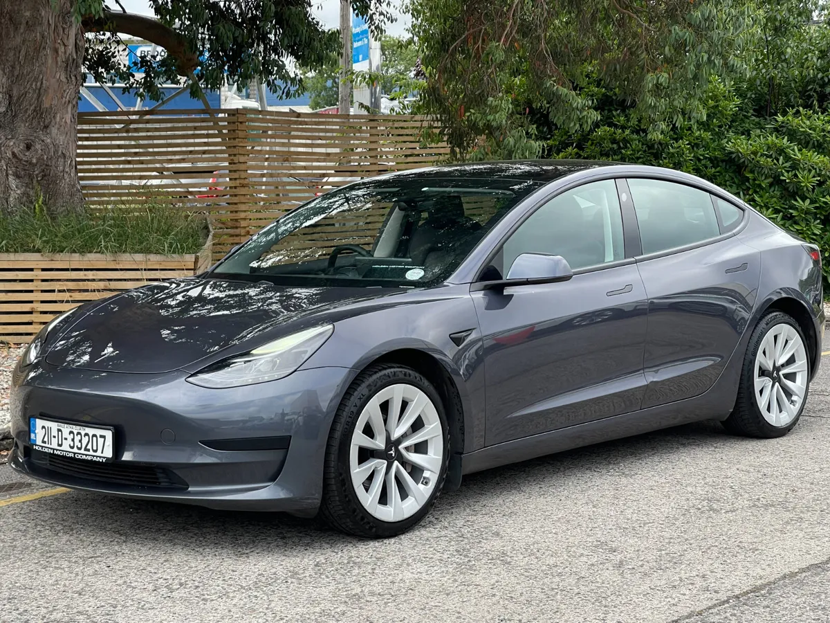 2021 Tesla Model 3**low miles**pan roof** - Image 3