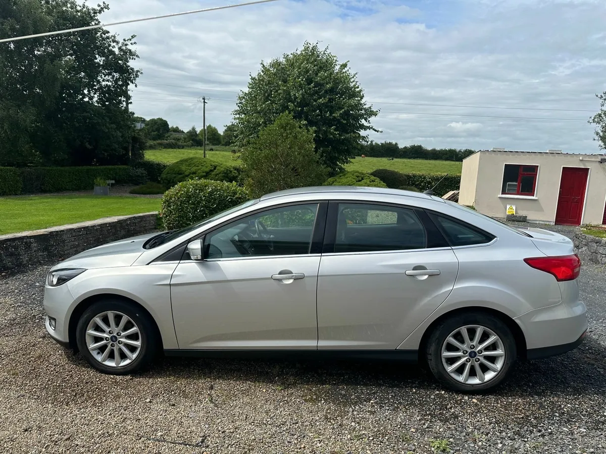 Ford Focus 10. Liter Petrol - LOW MILEAGE - Image 3