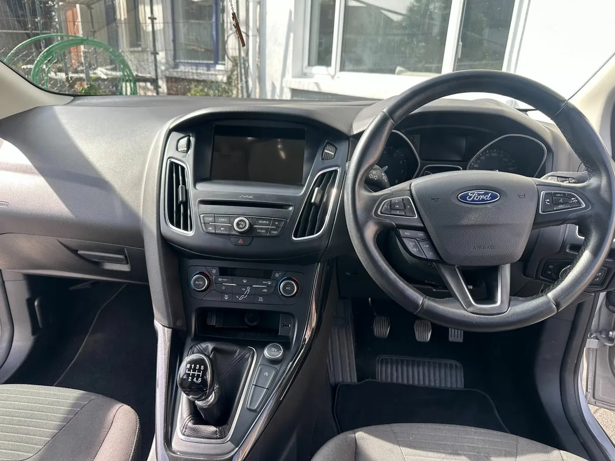 Ford Focus 10. Liter Petrol - LOW MILEAGE - Image 4