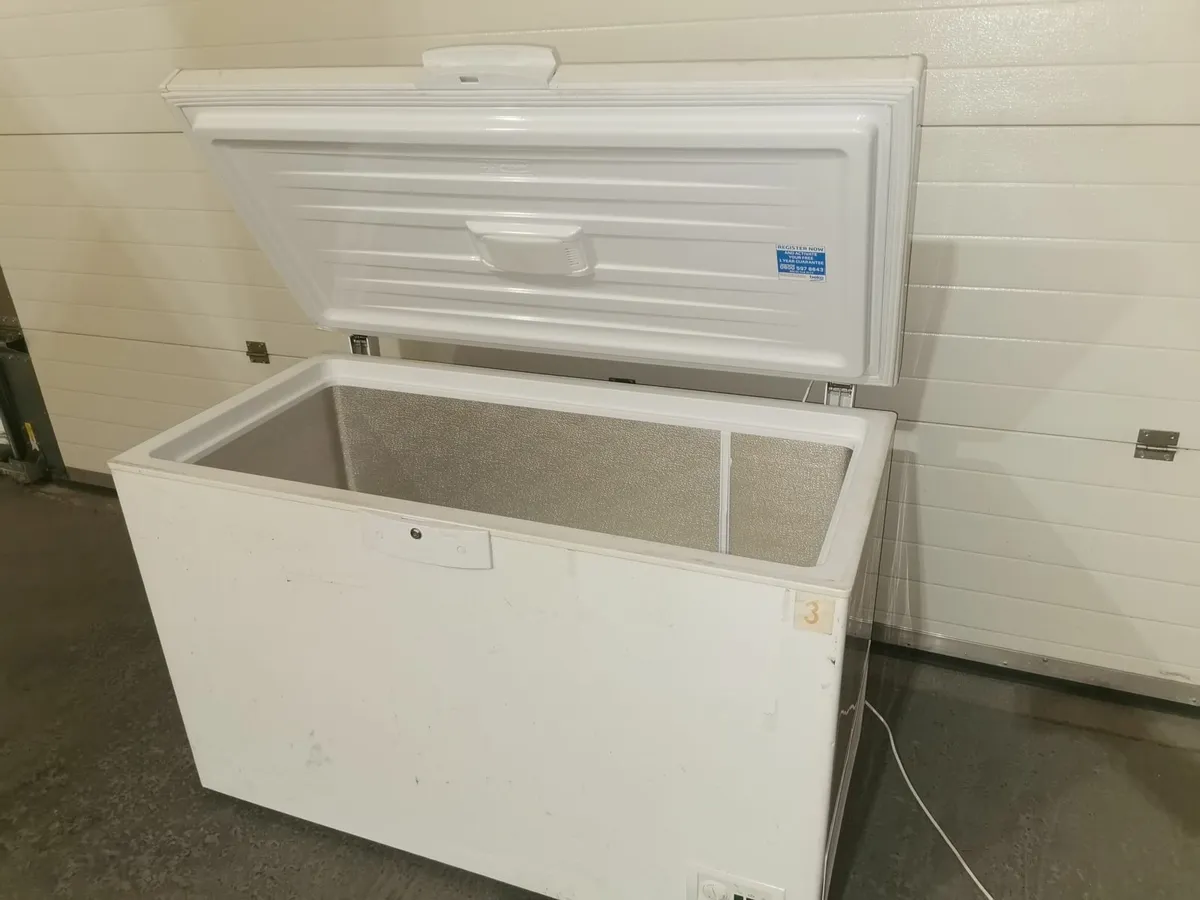 Beko Freezer 360L - Image 3