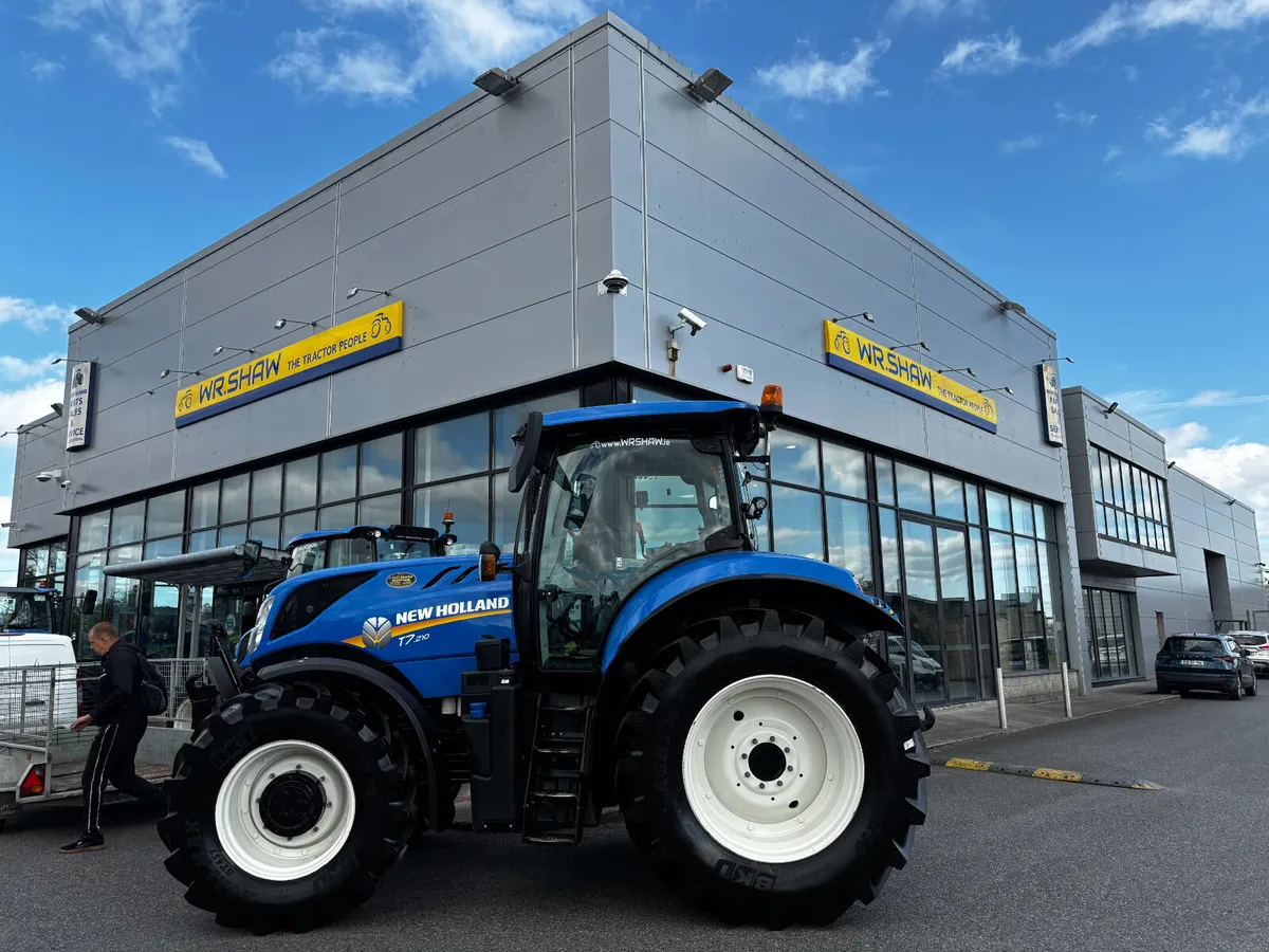 New Holland T7.210 Range Command-3349hrs - Image 1