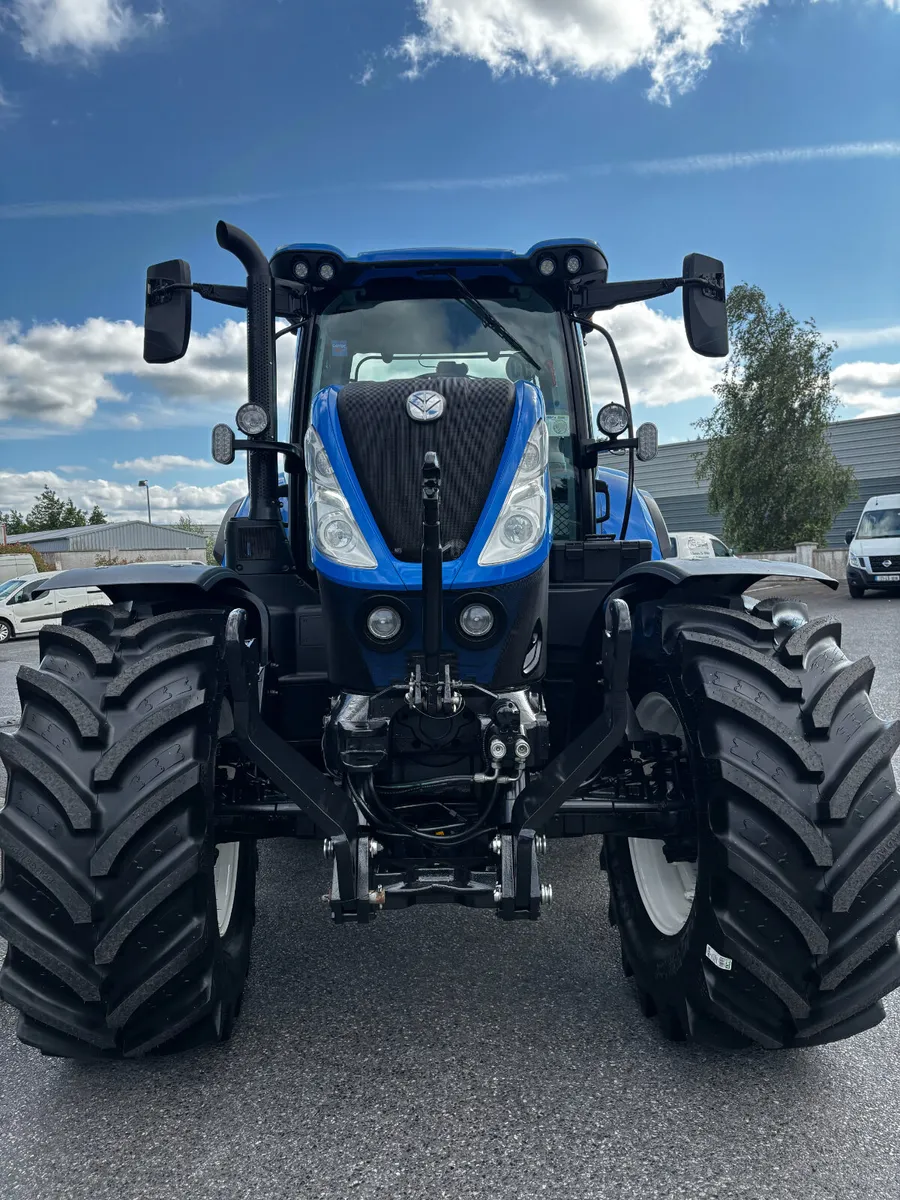 New Holland T7.210 Range Command-3349hrs - Image 3