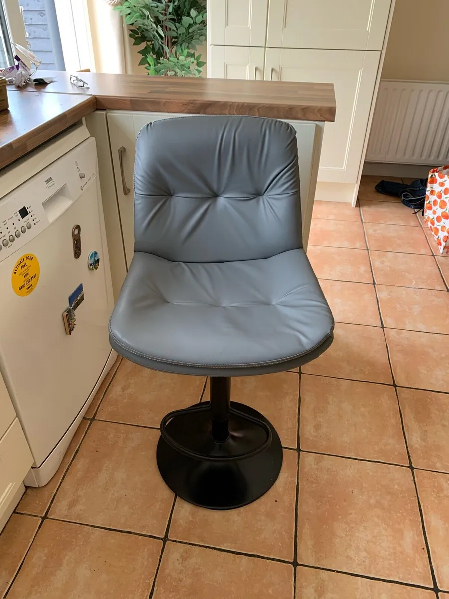 High chair - Image 1