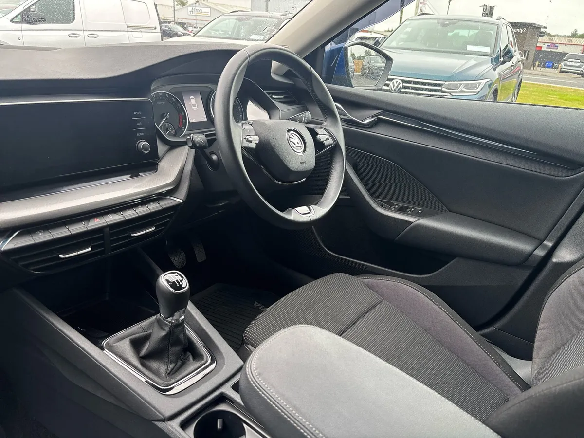 Skoda Octavia AMB 2.0TDI 115HP - Image 3