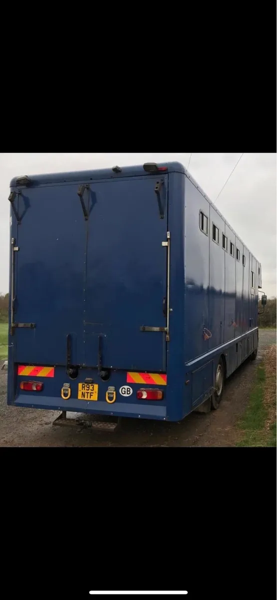 Coachbuilt 6 horse truck - Image 2