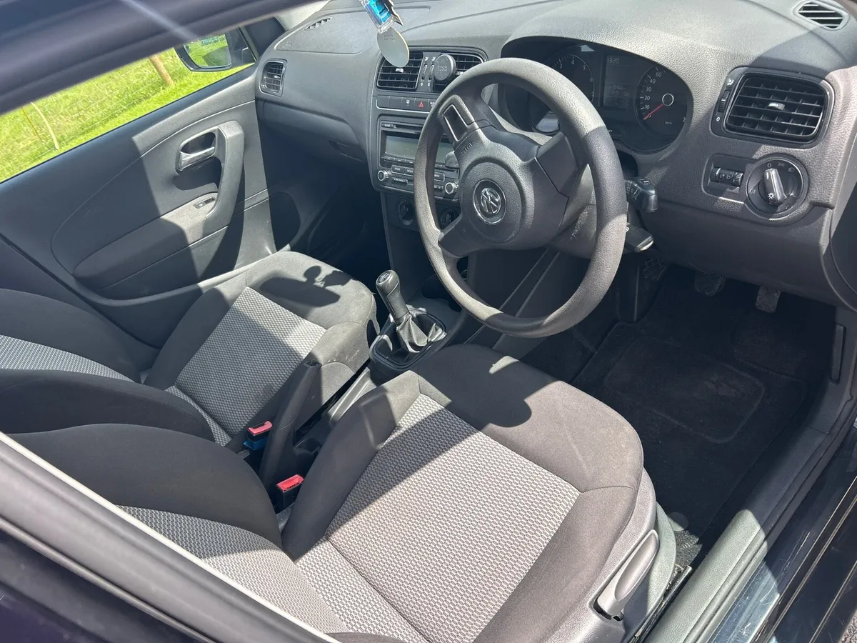 Volkwagon polo - Image 4