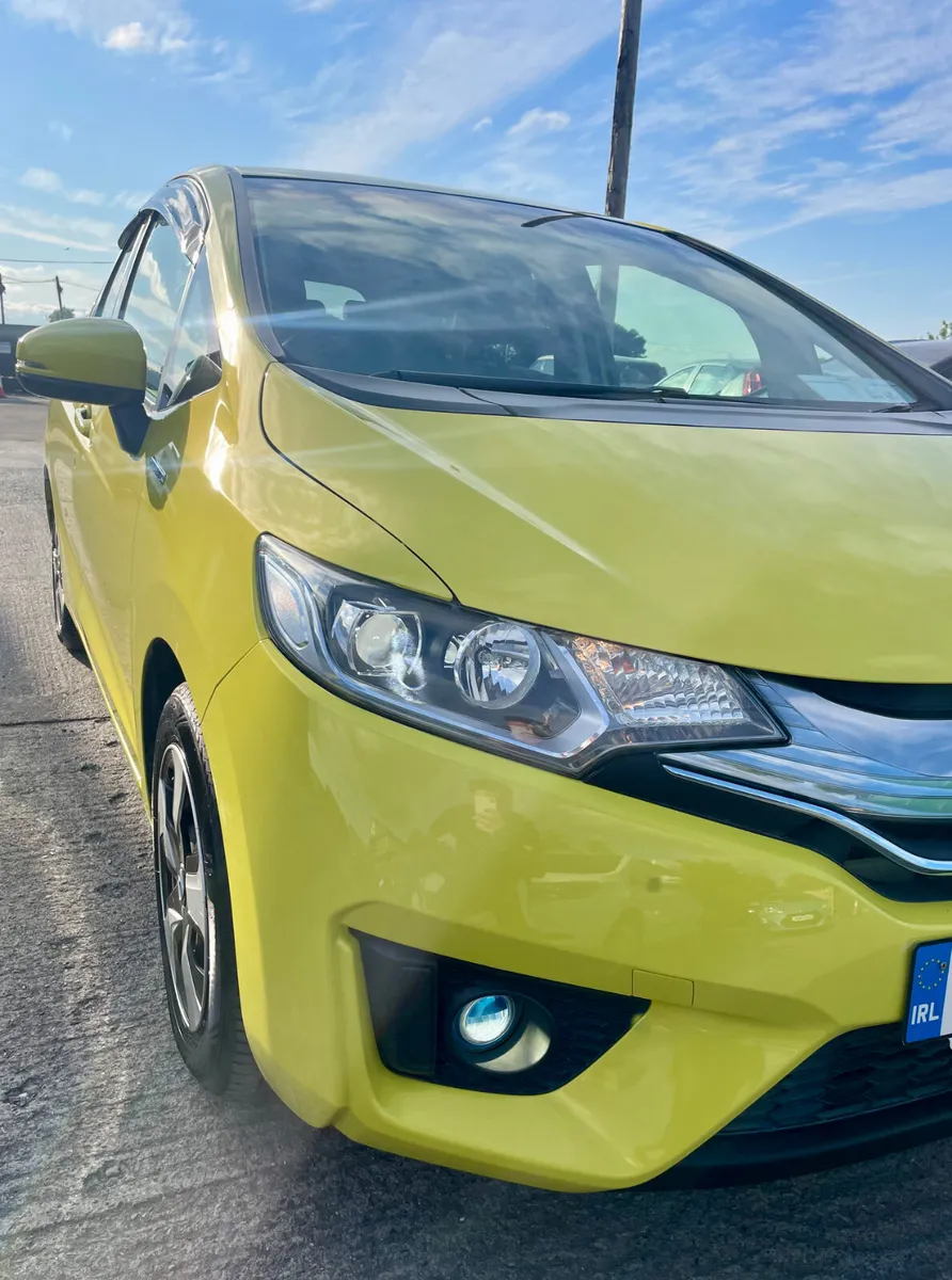 Honda Fit 2014 - Image 2