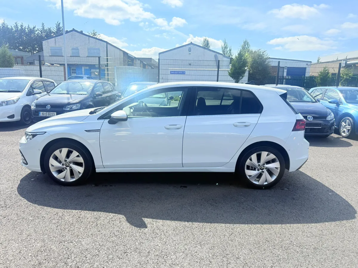 Golf e-tsi style white low milage - Image 3