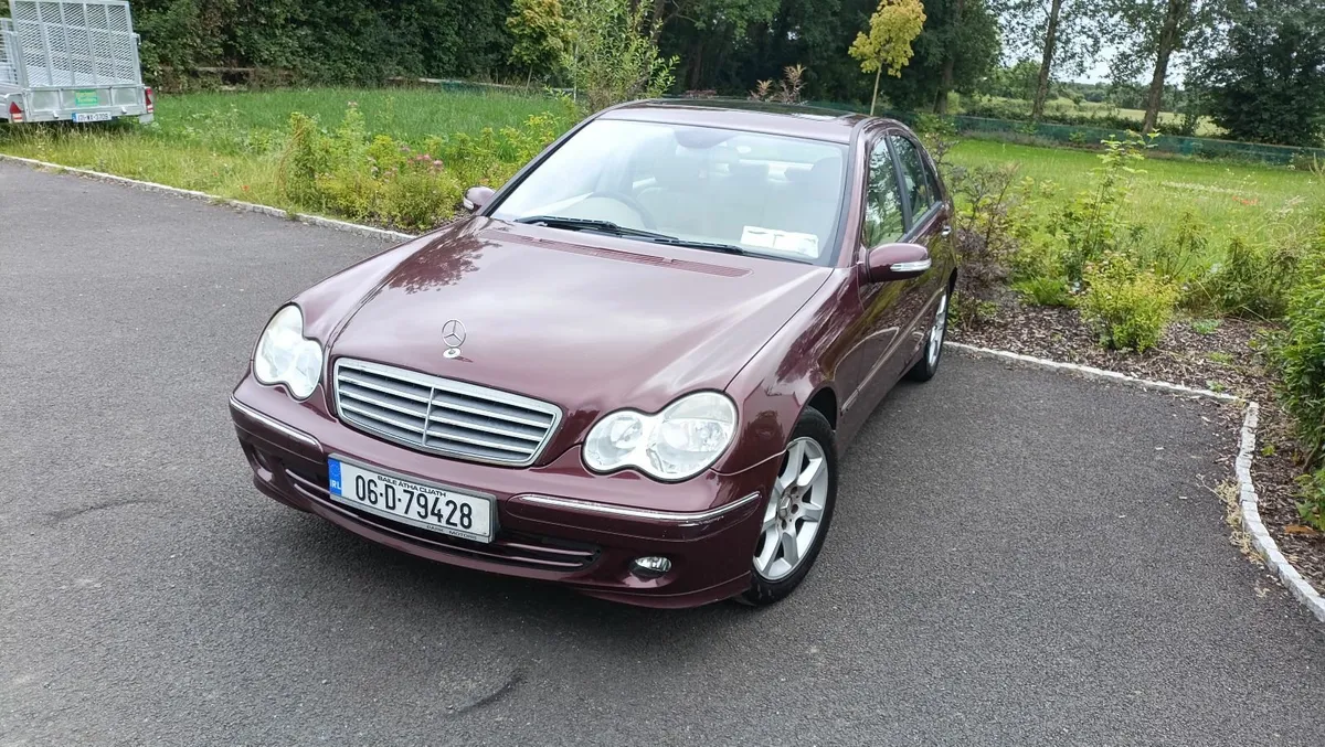 Mercedes-Benz C-Class 2006 - Image 2