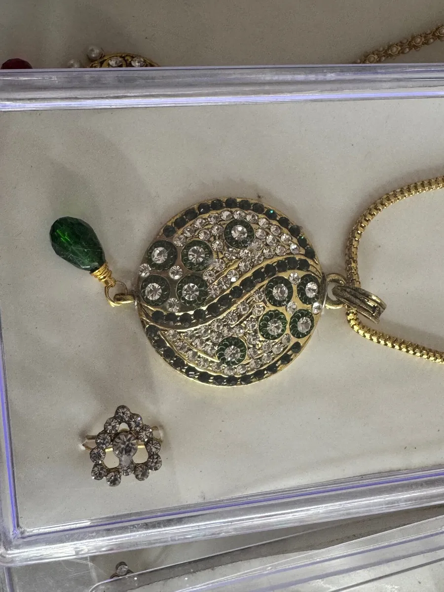 Indian jewellery - Image 1