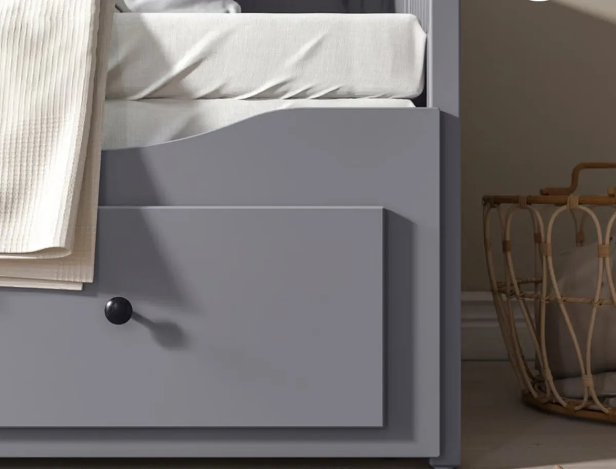 Wooden day bed - Image 4