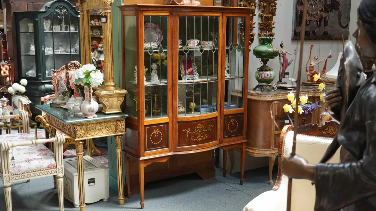 🪞 Edwardian Display Cabinet - Image 2
