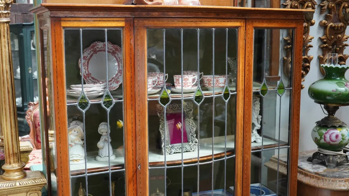 🪞 Edwardian Display Cabinet - Image 3