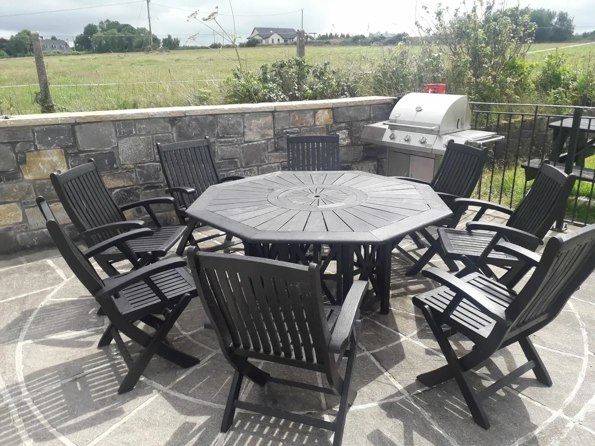 8 seater solid wood folding patio set - Image 1